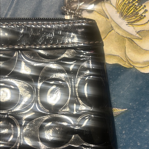 Elegant Black Wristlet Clutch - Picture 2 of 3